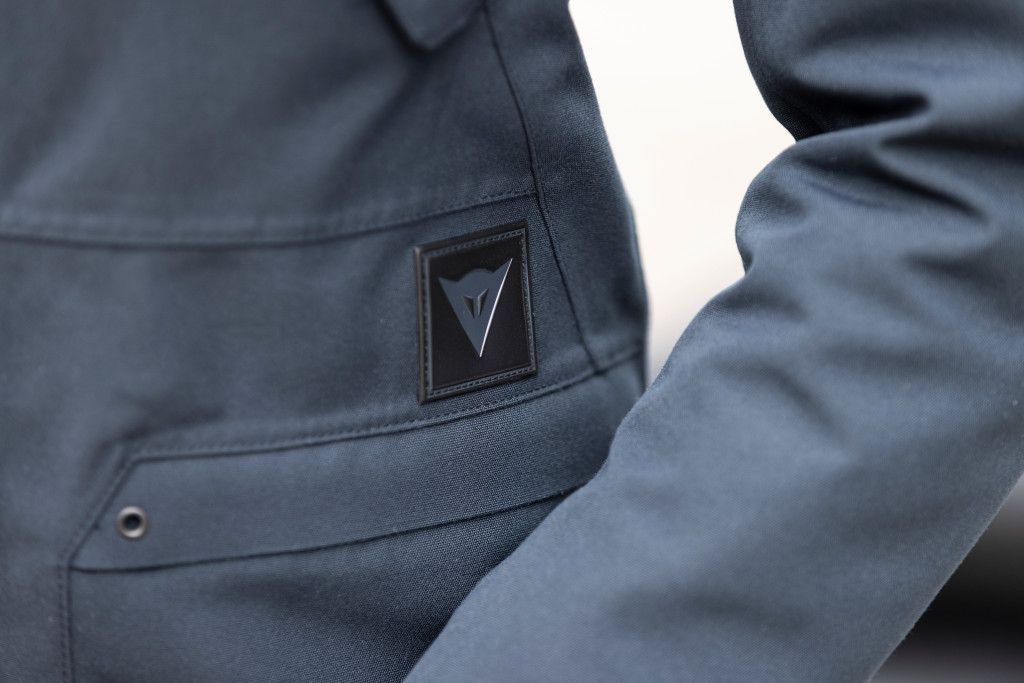 Λεπτομέρεια από μπουφάν Dainese